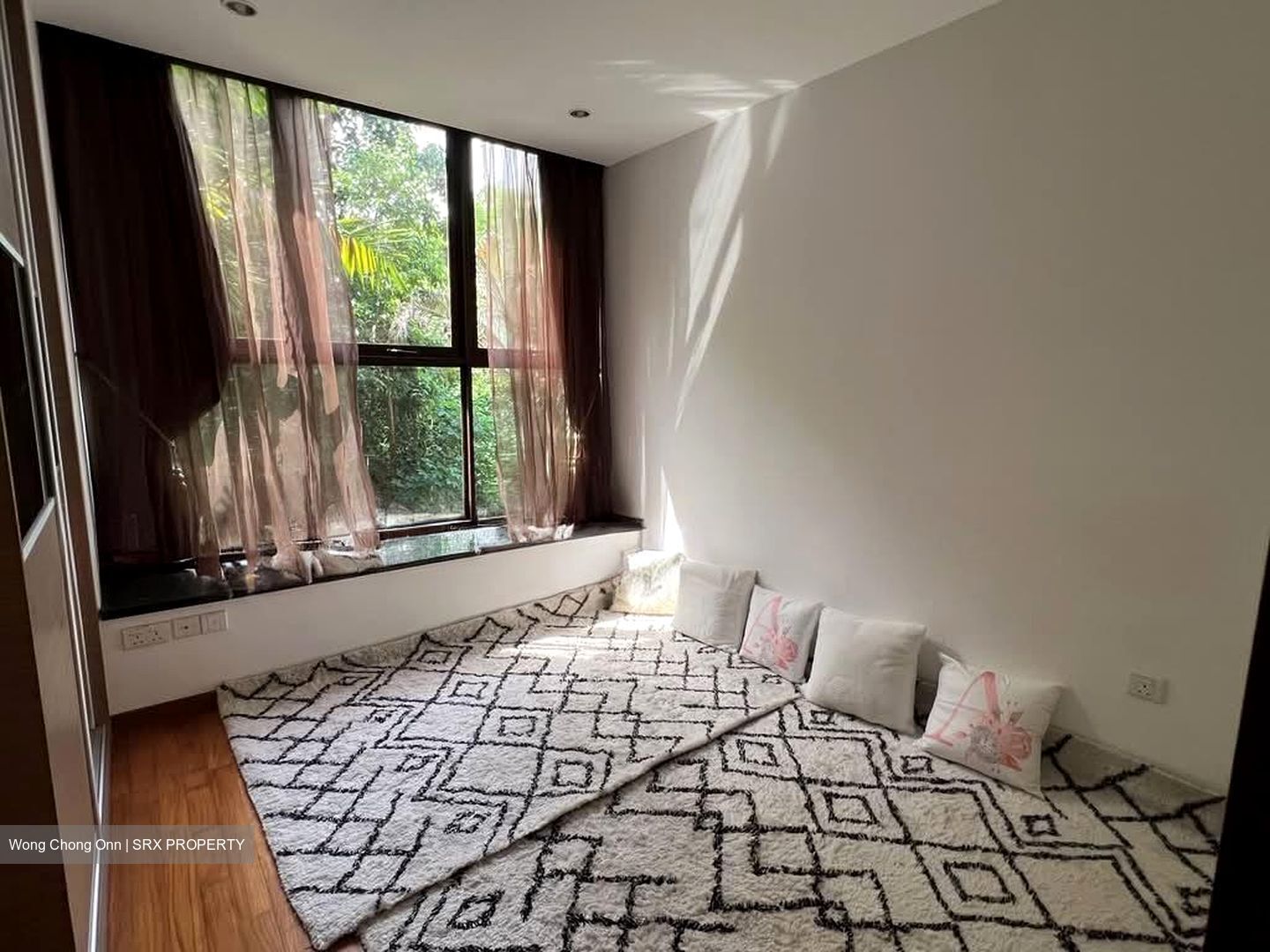 Holland Link (D10), Terrace #591767211